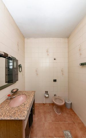 Casa à venda com 550m², 5 quartos e 4 vagas Casa à venda com 550m², 5 quartos e 4 vagasBanheiro da Suíte 3