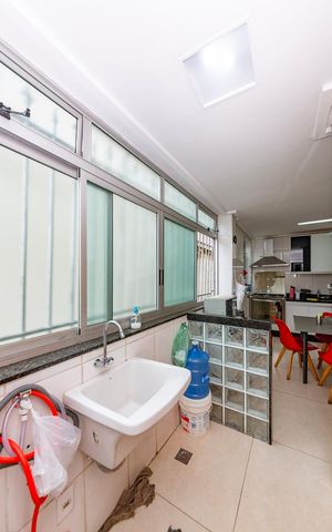 Apartamento à venda com 139m², 3 quartos e 1 vaga Apartamento à venda com 139m², 3 quartos e 1 vagaÁrea de Serviço