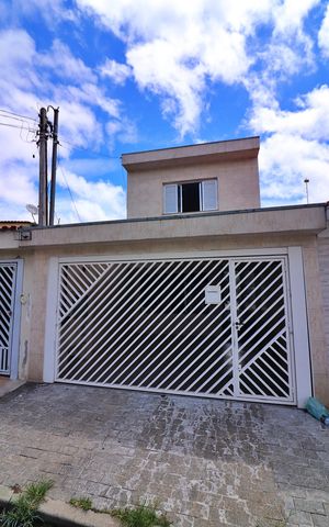 Casa à venda com 250m², 3 quartos e 2 vagasFachada