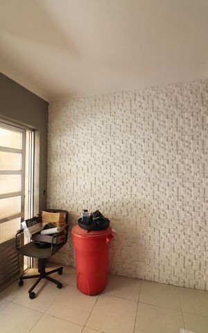 Casa à venda com 250m², 3 quartos e 2 vagasEscritório