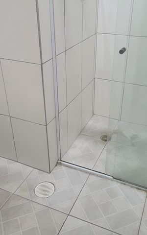 Casa para alugar com 100m², 2 quartos e 1 vaga Casa para alugar com 100m², 2 quartos e 1 vagaBanheiro