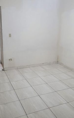 Casa para alugar com 100m², 2 quartos e 1 vaga Casa para alugar com 100m², 2 quartos e 1 vagaQuarto