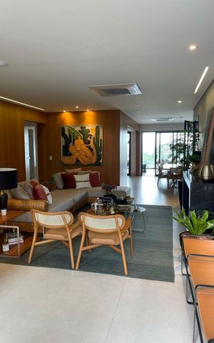 Casa de condomínio à venda com 650m², 4 quartos e 5 vagasSala