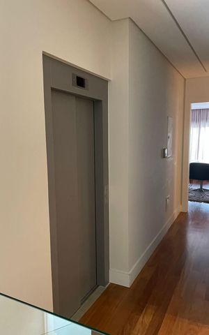 Casa de condomínio à venda com 650m², 4 quartos e 5 vagasCorredor