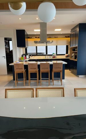 Casa de condomínio à venda com 650m², 4 quartos e 5 vagasSala
