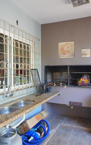 Casa à venda com 450m², 5 quartos e 3 vagasChurrasqueira