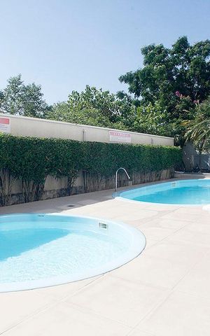 Apartamento à venda com 95m², 3 quartos e 1 vagaÁrea Comum - Piscinas