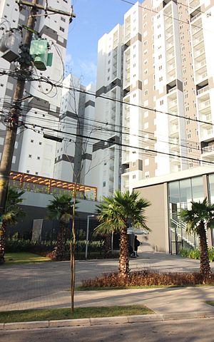 Apartamento à venda com 56m², 2 quartos e 1 vagaFachada