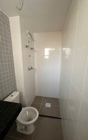 Apartamento à venda com 55m², 2 quartos e 1 vaga Apartamento à venda com 55m², 2 quartos e 1 vagaBanheiro