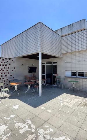 Apartamento à venda com 183m², 3 quartos e 2 vagas Apartamento à venda com 183m², 3 quartos e 2 vagasTerraço
