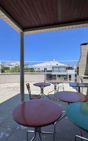 Apartamento à venda com 183m², 3 quartos e 2 vagas Apartamento à venda com 183m², 3 quartos e 2 vagasTerraço