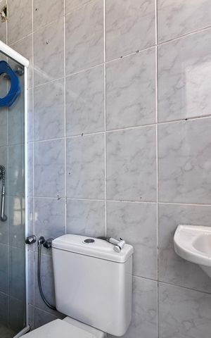Apartamento à venda com 183m², 3 quartos e 2 vagas Apartamento à venda com 183m², 3 quartos e 2 vagasÁrea de Serviço -- Banheiro