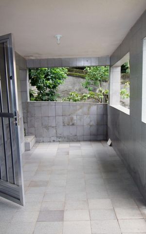 Casa à venda com 324m², 6 quartos e sem vagaÁrea de Serviço e Varanda