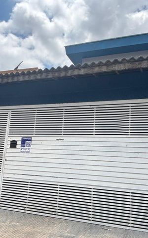 Casa à venda com 160m², 3 quartos e 2 vagasFachada 