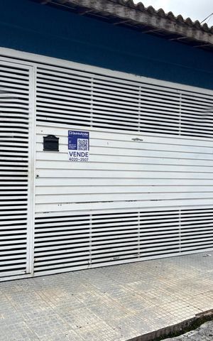 Casa à venda com 160m², 3 quartos e 2 vagasFachada 