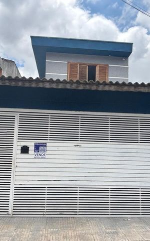 Casa à venda com 160m², 3 quartos e 2 vagasFachada 