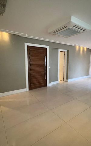 Apartamento à venda com 157m², 3 quartos e 4 vagas