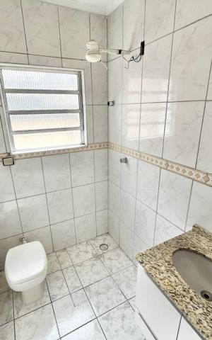 Casa à venda com 214m², 3 quartos e 4 vagas Casa à venda com 214m², 3 quartos e 4 vagasBanheiro 2