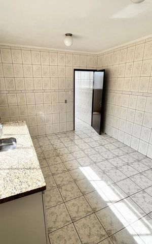 Casa à venda com 214m², 3 quartos e 4 vagas Casa à venda com 214m², 3 quartos e 4 vagasCozinha