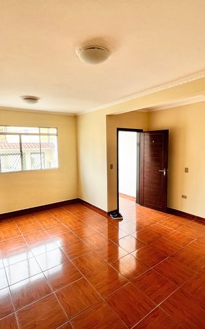 Casa à venda com 214m², 3 quartos e 4 vagas Casa à venda com 214m², 3 quartos e 4 vagasSala
