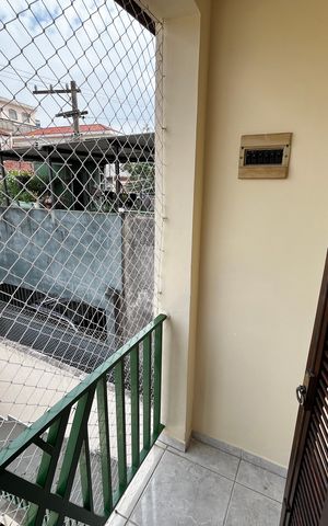 Casa à venda com 214m², 3 quartos e 4 vagas Casa à venda com 214m², 3 quartos e 4 vagasQuarto Suíte Varanda
