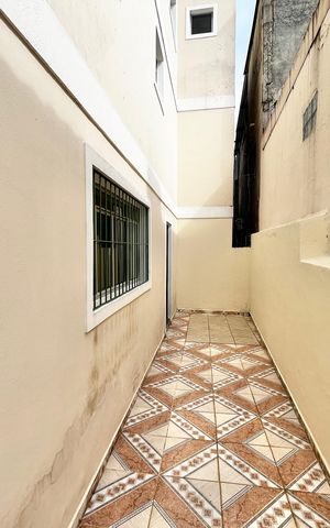 Casa à venda com 214m², 3 quartos e 4 vagas Casa à venda com 214m², 3 quartos e 4 vagasCorredor