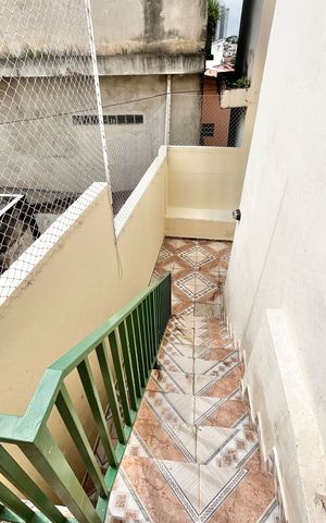 Casa à venda com 214m², 3 quartos e 4 vagas Casa à venda com 214m², 3 quartos e 4 vagasEscada