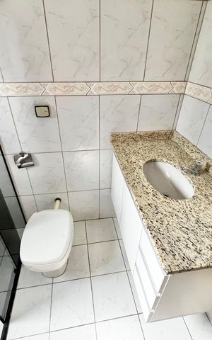 Casa à venda com 214m², 3 quartos e 4 vagas Casa à venda com 214m², 3 quartos e 4 vagasBanheiro