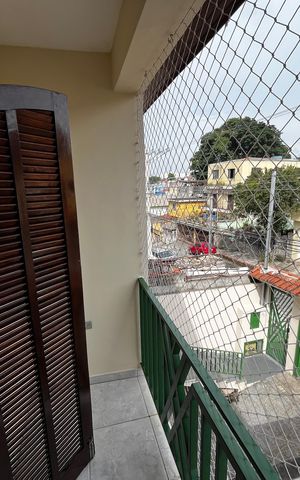 Casa à venda com 214m², 3 quartos e 4 vagas Casa à venda com 214m², 3 quartos e 4 vagasQuarto Suíte Varanda