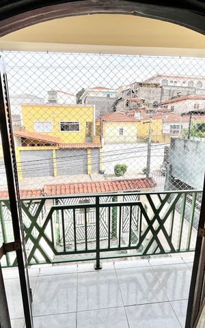 Casa à venda com 214m², 3 quartos e 4 vagas Casa à venda com 214m², 3 quartos e 4 vagasQuarto Suíte Varanda