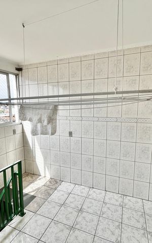 Casa à venda com 214m², 3 quartos e 4 vagas Casa à venda com 214m², 3 quartos e 4 vagasÁrea de Serviço