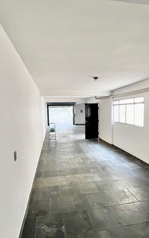Casa à venda com 214m², 3 quartos e 4 vagas Casa à venda com 214m², 3 quartos e 4 vagasGaragem