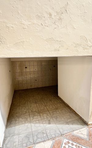 Casa à venda com 214m², 3 quartos e 4 vagas Casa à venda com 214m², 3 quartos e 4 vagasedicula