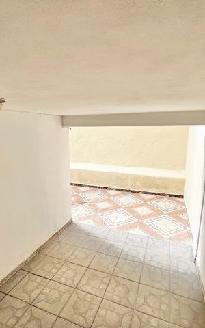 Casa à venda com 214m², 3 quartos e 4 vagas Casa à venda com 214m², 3 quartos e 4 vagasedicula