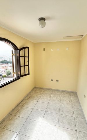 Casa à venda com 214m², 3 quartos e 4 vagas Casa à venda com 214m², 3 quartos e 4 vagasQuarto 2