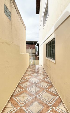 Casa à venda com 214m², 3 quartos e 4 vagas Casa à venda com 214m², 3 quartos e 4 vagasCorredor
