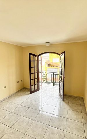 Casa à venda com 214m², 3 quartos e 4 vagas Casa à venda com 214m², 3 quartos e 4 vagasQuarto Suíte