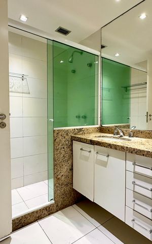 Apartamento à venda com 182m², 3 quartos e 2 vagas
