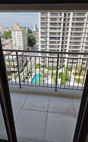 Apartamento à venda com 129m², 3 quartos e 1 vaga Apartamento à venda com 129m², 3 quartos e 1 vagaVaranda