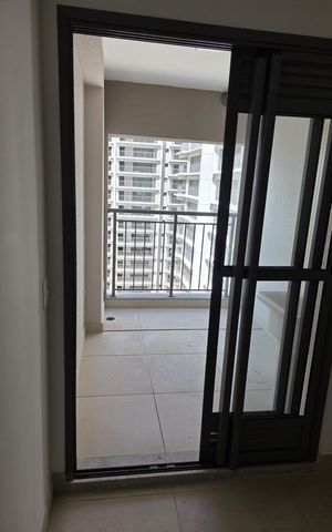 Apartamento à venda com 129m², 3 quartos e 1 vaga Apartamento à venda com 129m², 3 quartos e 1 vagaVaranda