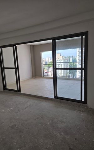 Apartamento à venda com 129m², 3 quartos e 1 vaga Apartamento à venda com 129m², 3 quartos e 1 vagaVaranda