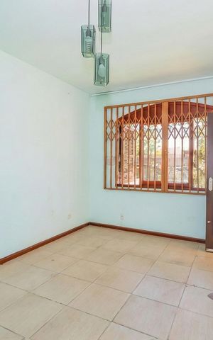 Casa à venda com 146m², 2 quartos e 5 vagas Casa à venda com 146m², 2 quartos e 5 vagasSala
