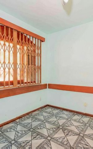 Casa à venda com 146m², 2 quartos e 5 vagas Casa à venda com 146m², 2 quartos e 5 vagasQuarto