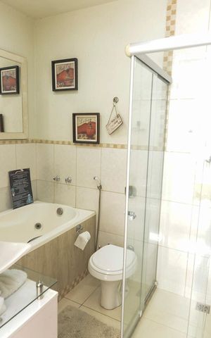 Casa à venda com 260m², 4 quartos e 1 vaga Casa à venda com 260m², 4 quartos e 1 vagaBanheiro 2