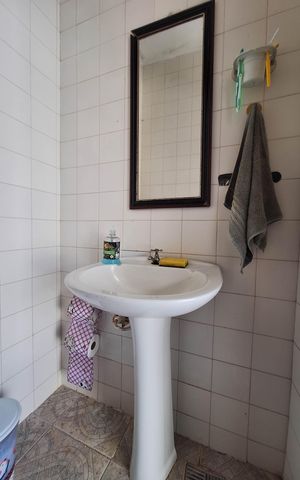 Casa à venda com 360m², 5 quartos e 3 vagas Casa à venda com 360m², 5 quartos e 3 vagasLavabo