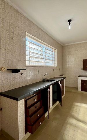Casa à venda com 328m², 3 quartos e 2 vagas Casa à venda com 328m², 3 quartos e 2 vagasCozinha