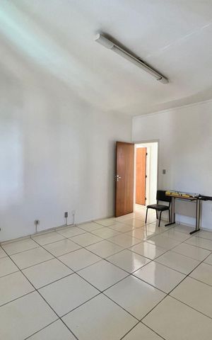 Casa à venda com 328m², 3 quartos e 2 vagas Casa à venda com 328m², 3 quartos e 2 vagasSuíte