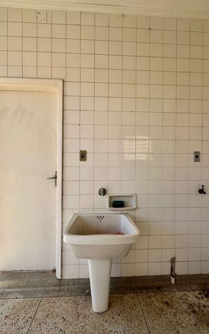 Casa à venda com 328m², 3 quartos e 2 vagas Casa à venda com 328m², 3 quartos e 2 vagasÁrea de Serviço