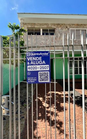 Casa à venda com 328m², 3 quartos e 2 vagas Casa à venda com 328m², 3 quartos e 2 vagasFachada