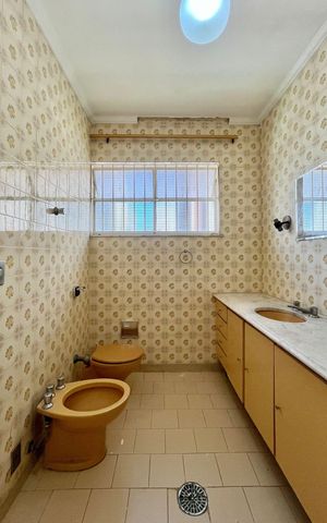 Casa à venda com 328m², 3 quartos e 2 vagas Casa à venda com 328m², 3 quartos e 2 vagasBanheiro da Suíte